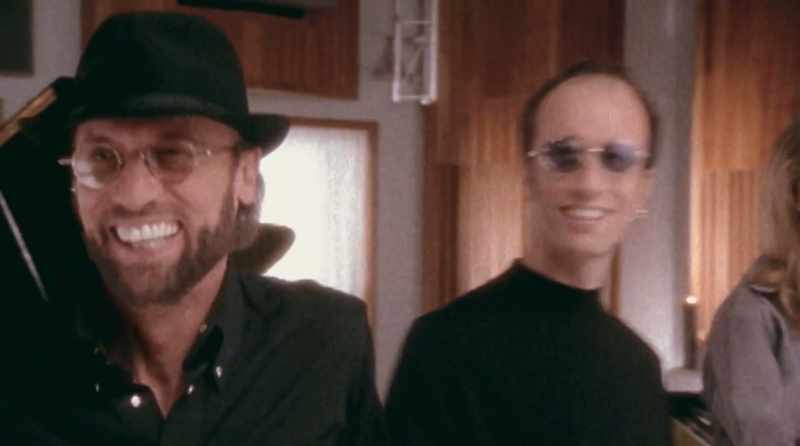 All: ♪ When a lonely heart breaks ♪