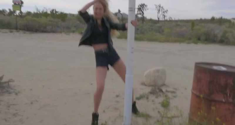 �� American woman