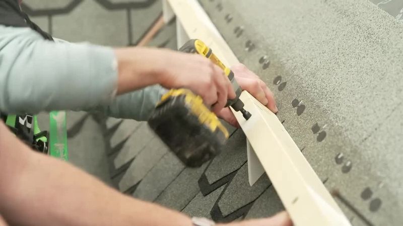 {\an1}Kind of crazy to drill right through a roof