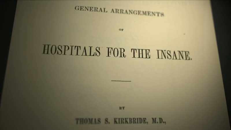 {\an1}Robert Kirkbride is Thomas' distant relative