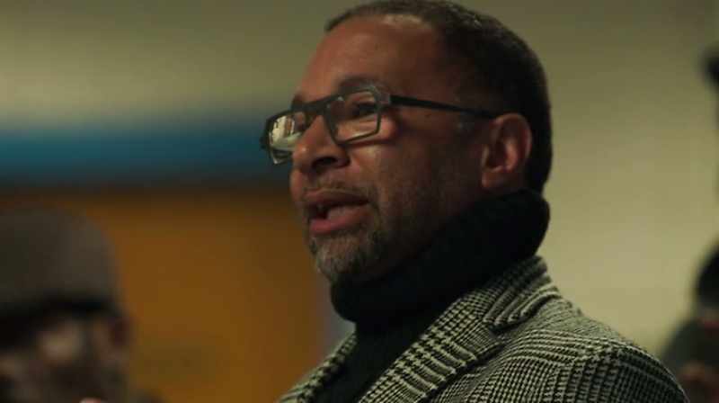 {\an1}So what I'm saying is that, having no parking