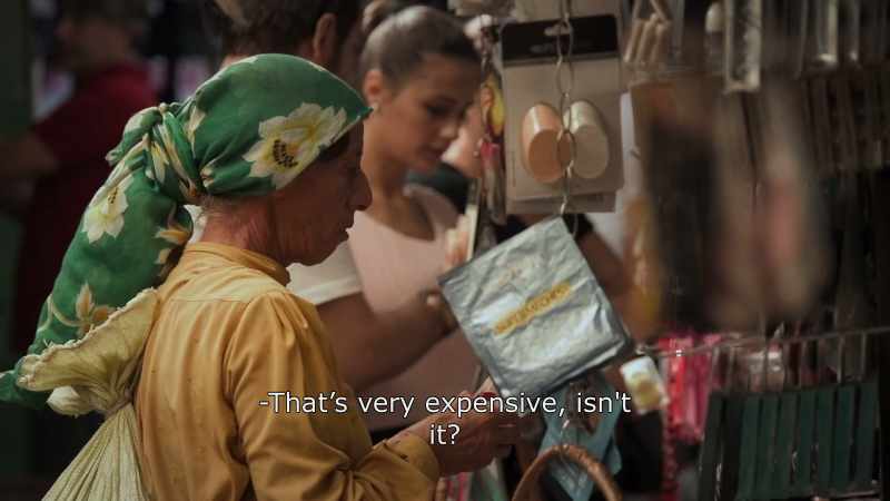 {\An8}2,50 euros. - That's very expensive, isn't it?