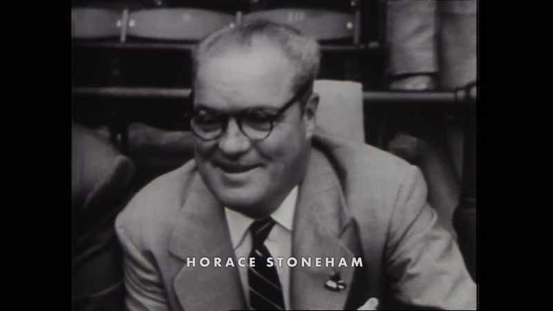 {\an8}Acho que Horace Stoneham, o dono do Giants