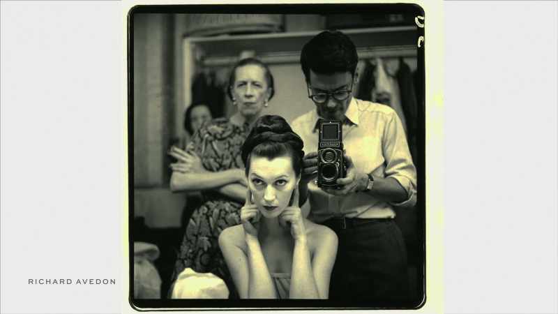 {\an8}Avedon is a legend among photographers