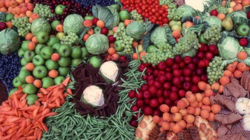{\an8}Big crudités tables