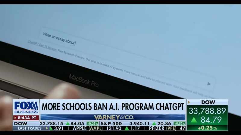 {\an8}ChatGPT can write an essay for you