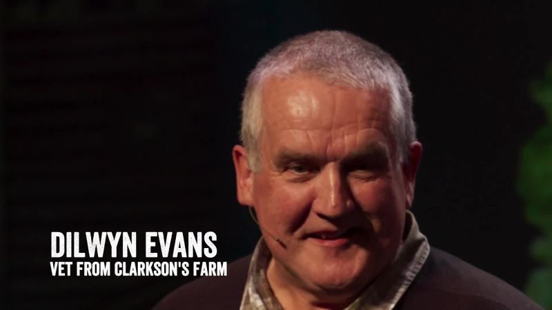 {\an8}CLARKSON'S FARMIN ELÄINLÄÄKÄRI