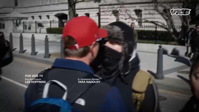 {\an8}-Conspiracy theories can exist and thrive