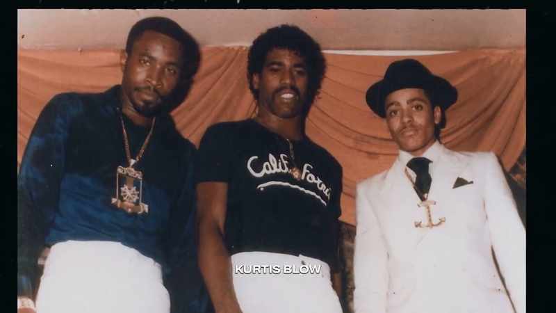 {\an8}♪ Dollar bills, y'all, come on, now ♪