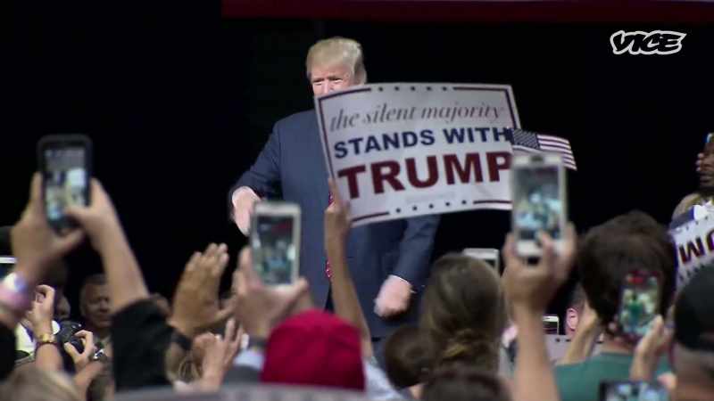 {\an8}-Election interference by the Russians