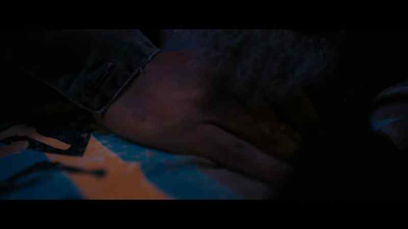 {\an8} [electricity crackling]