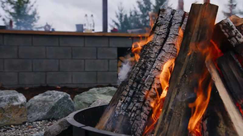 {\an8}Everything that you need to make incredible food with fire