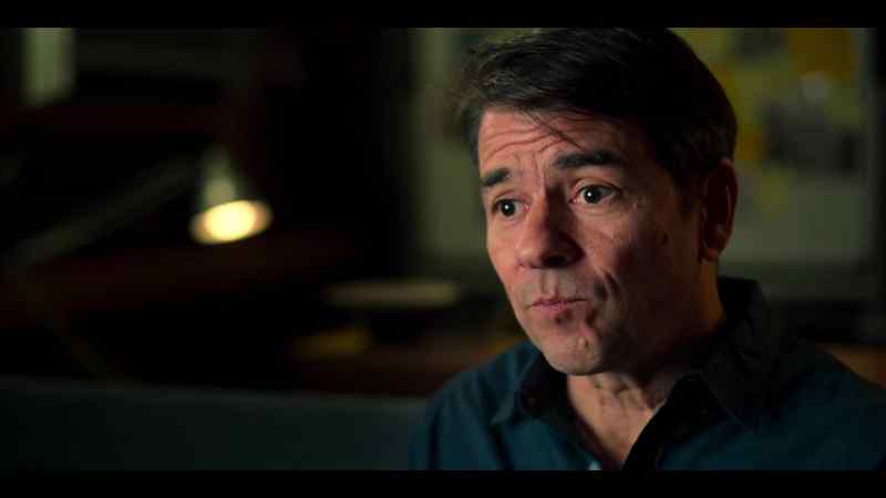 {\an8}He thinks it's possible Russian hijackers sent the plane north