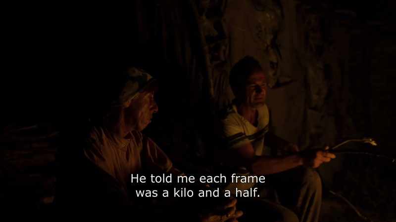 {\An8}He wanted to confuse me. He told me each frame was 1,5 kilo