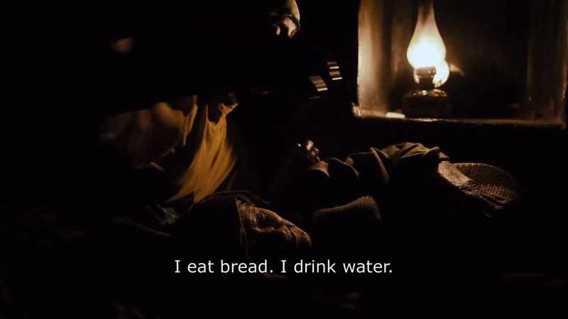 {\An8}I eat bread. I drink water