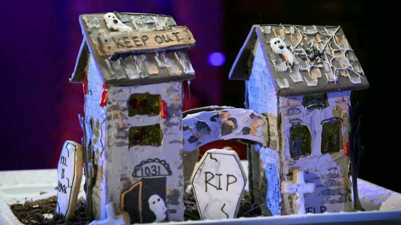 {\an8}I have created for you all, a 3D haunted tower