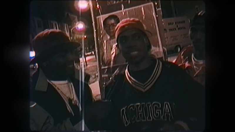 {\an8}Kanye, yeah, we working on the Syndicate stuff together