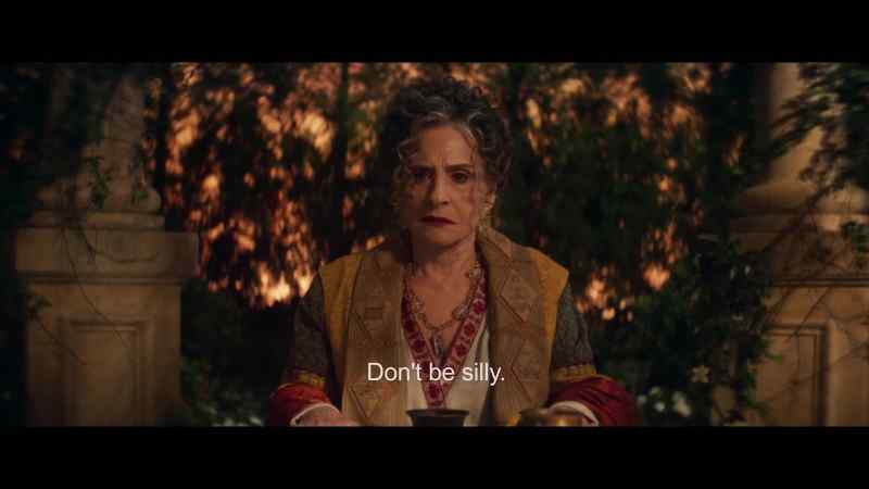 {\an8}[Maestra speaking Sicilian]