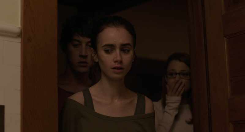 {\an8}[Megan sobs] I thought I was safe