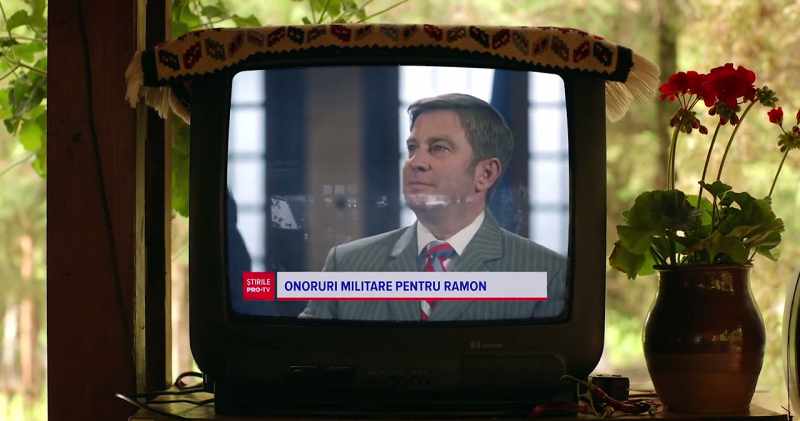 {\an8}MILITARY HONORS FOR RAMON