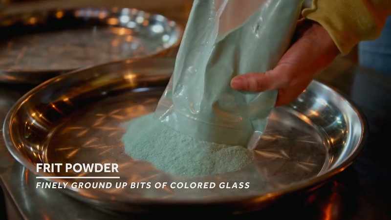 {\an8}[Minhi in sing-song] Making glass