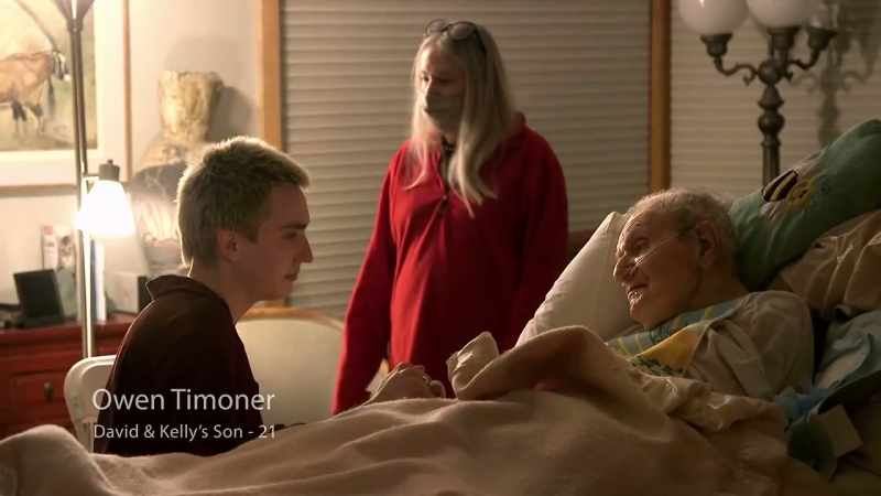 {\an8}OWEN TIMONER FILHO DE DAVID E KELLY