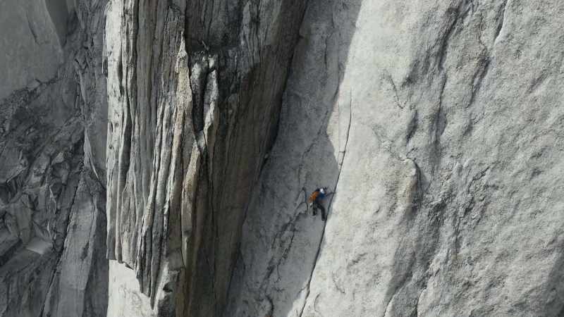 {\an8}Pretending my toes aren't about to fall off