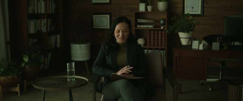 {\an8}There's a mistake we all make, Jo, all the time