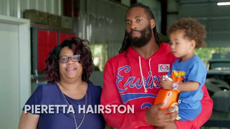 {\an8}This is my mom, Pieretta Hairston