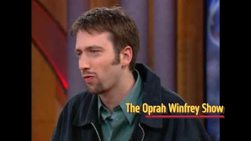 {\an8}Tom Green has been pulling pranks on his own parents