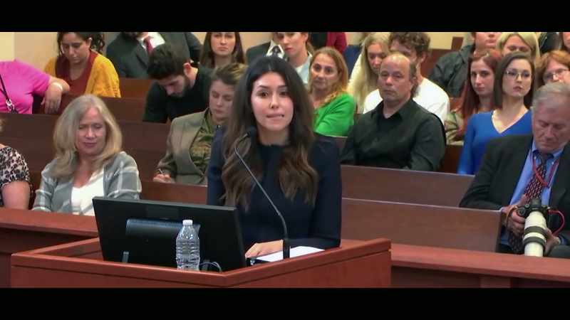 {\an8}Um, but yes, she does look at the jury