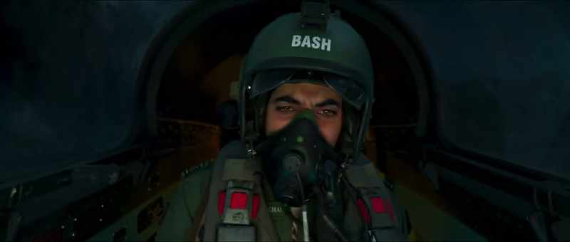 {\an8}Unni, a missile is tracking me, can you see the enemy?
