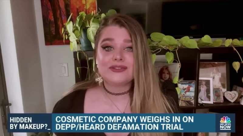 {\an8}We saw one user actually go to the courthouse
