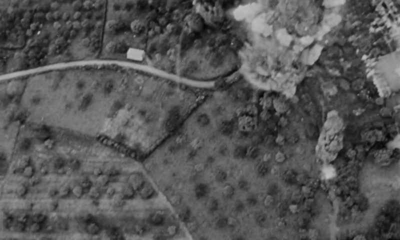 {\an8}We would scatter bombs even on good, clear days