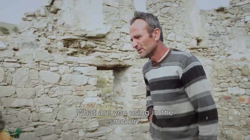 {\An8}What are you using in the smoker? Dry dung