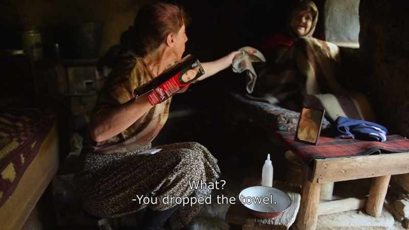 {\An8}What? - You dropped the towel