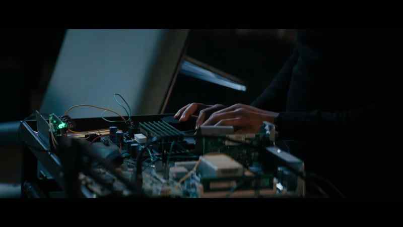 {\an8} [whirring]