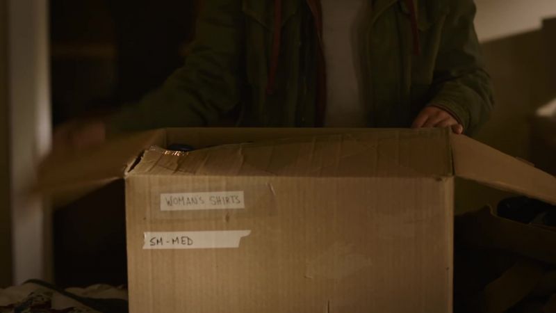 {\an8}WOMAN'S SHIRTS SM - MED