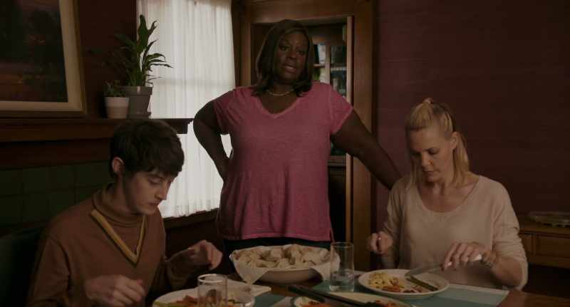 {\an8}Yeah, but no one leaves the table at mealtime