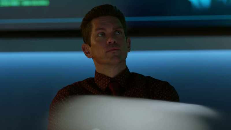 {\an8}You're gonna approach her as a journalist