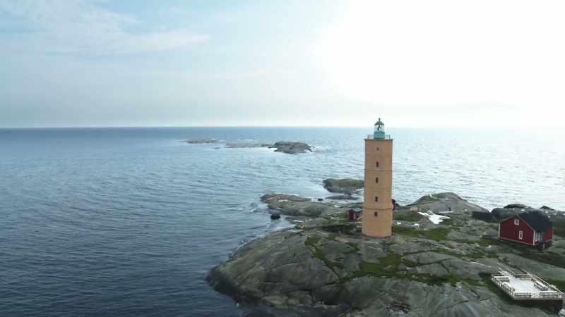 And once again, sailors must depend on lighthouses