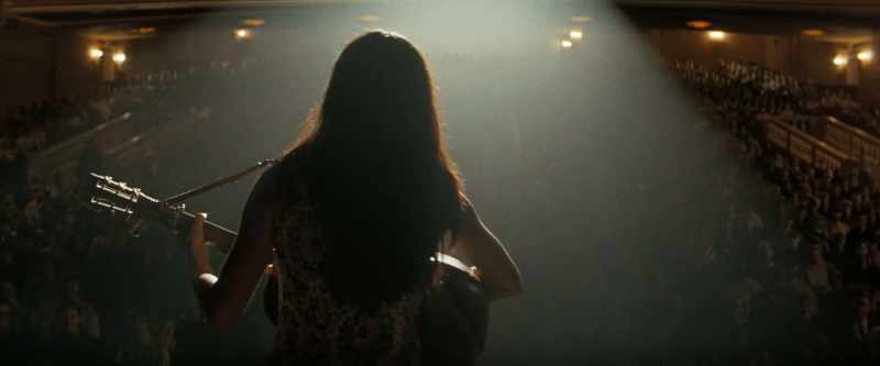 �� And it ain't no use in turnin' on your light ♪