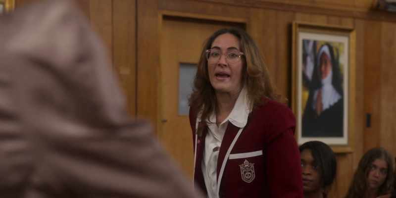 And her blazer is too flashy. It's actually quite distracting