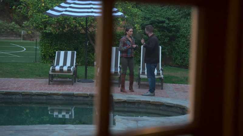 And you brought an opener! -Can we sit inside? 'Cause it's freezing