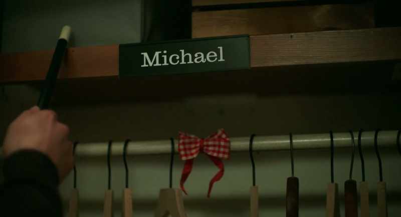 And you can hang your pants on a hanger