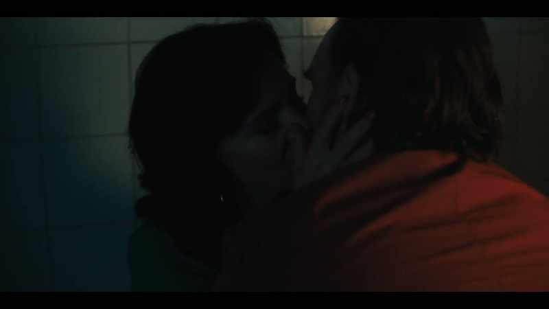 And here's a real kiss