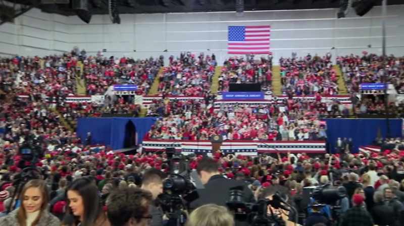 �� And I'm proud to be An American ♪