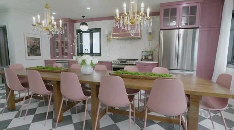 And this layout accommodates the most guests