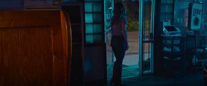 �� And you need her And she needs you ♪