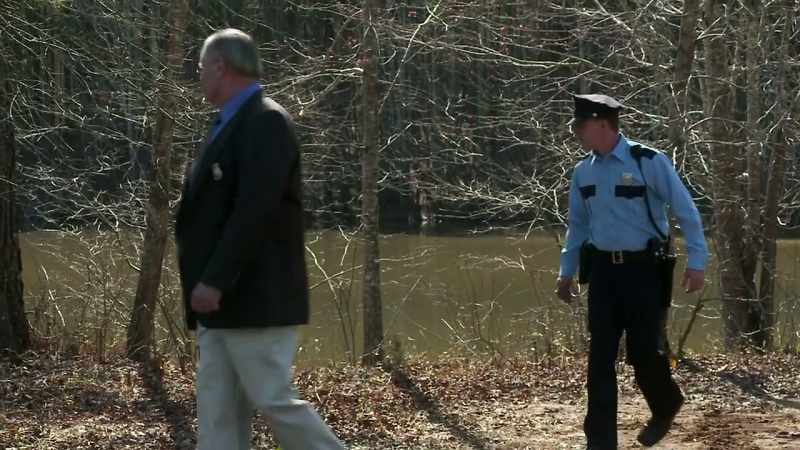 AND NO PERSONAL EFFECTS ARE FOUND AT THE SCENE